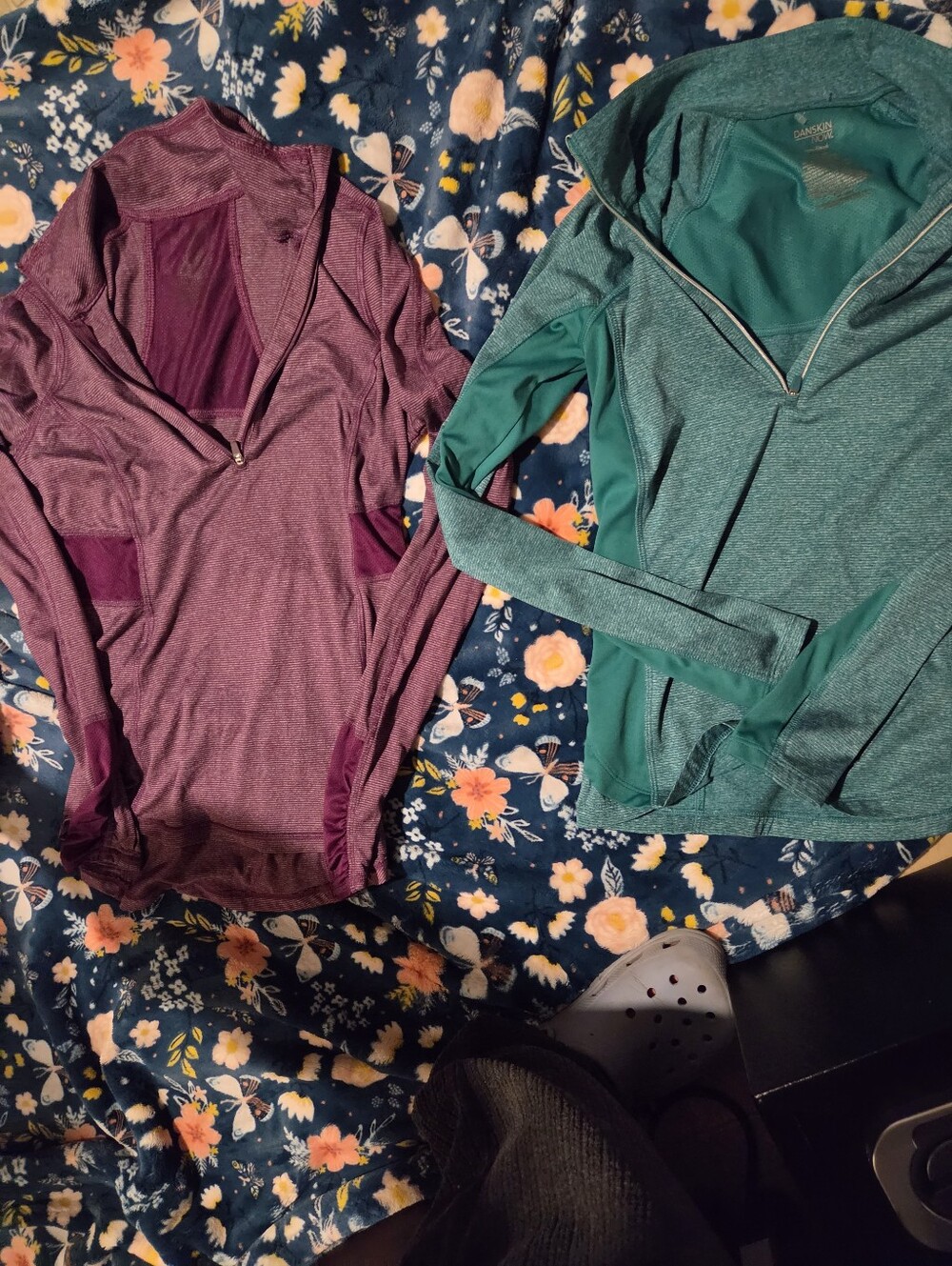 Canari Women's Quarter-Zip Active Top in Plum and Teal